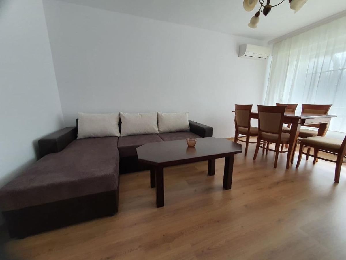 Апртамент Чайка Бл.17 Varna Extérieur photo